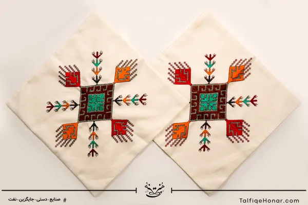 جفت کوسن سوزن دوزی بلوچ  کد 001
