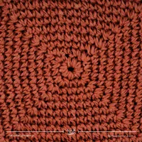 کیف قلاب بافی با الیاف طبیعی رافیا طرح ریحان رنگ آجری سایز 28*30