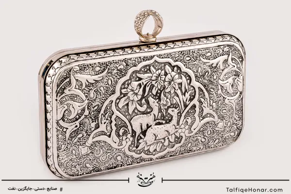 کیف قلم زنی آب نقره با بند چرمی طرح آهو 