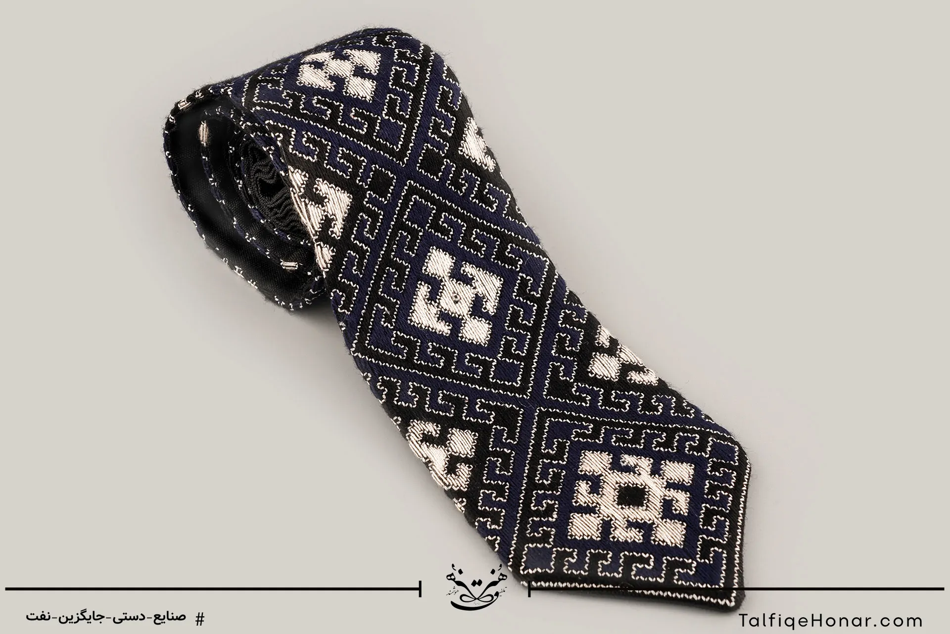 کراوات سوزن دوزی بلوچ طرح پر طاووس