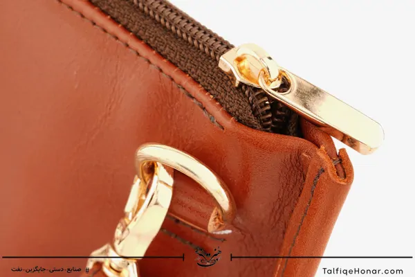 کیف پاسپورتی زنانه حیان