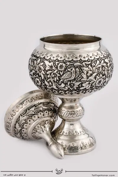 شکلات خوری مسی قلمزنی طرح گل و مرغ سایز 24(10671)