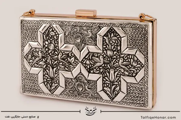 کیف قلم زنی آب نقره با بند چرمی طرح شمسه هشت پر