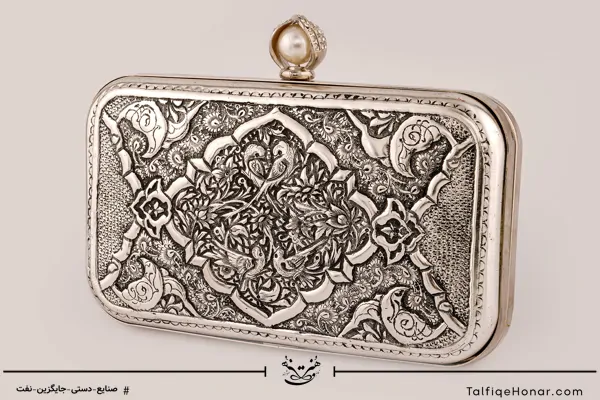 کیف قلم زنی آب نقره با بند چرمی طرح گل ومرغ