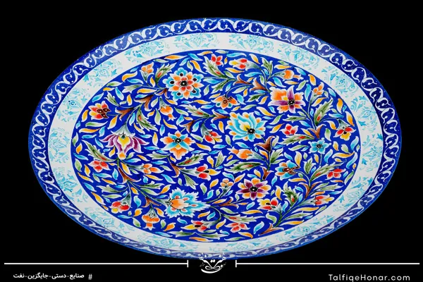 بشقاب مینا کاری با زمینه رنگ لاجوردی قطر 25(10670)