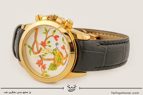  ساعت مچی زنانه صفحه برنج نگارگری گل و مرغ و بند چرم مشکی