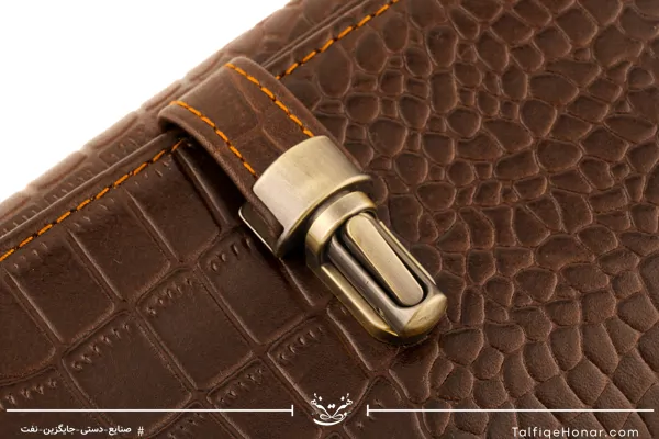  کیف دستی زنانه چرم طرح کروکدیل مدل آنا رنگ قهوه ای سایز 3*10*20