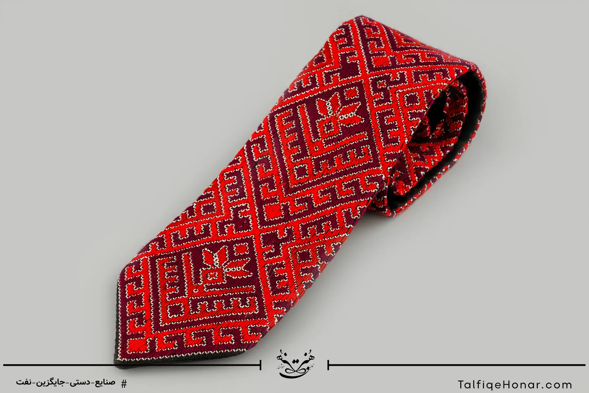 کراوات سوزن دوزی بلوچ طرح طاووس و گل سرخ  کد 002