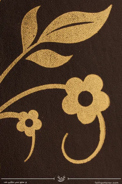  کیف چرم با چاپ طلایی سایز 10*30*30