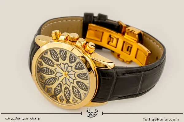  ساعت مچی زنانه صفحه برنج قلمزنی اسلیمی و بند چرم مشکی