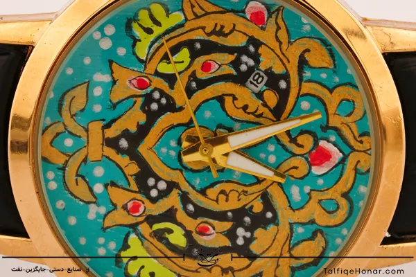 ساعت مچی زنانه صفحه نقاشی طرح اسلیمی ترنج با بند چرمی مشکی کروکدیل (10443)